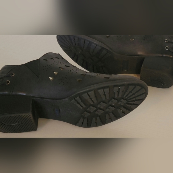 JBU Perforated Black Ankle Booties - Picture 5 of 7